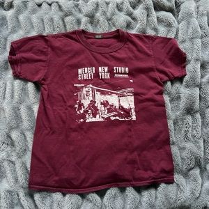 Burgundy top brandy melville shirt Mercer street so aesthetic #retro